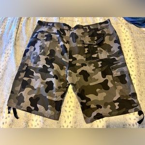 South Pole mens black and grey camo shorts Size 46